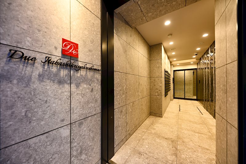 22/30 エントランス