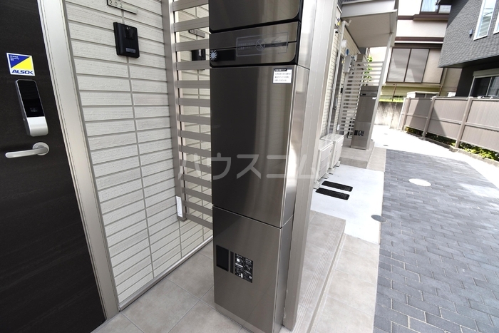 21/30 エントランス