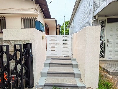 21/29 エントランス