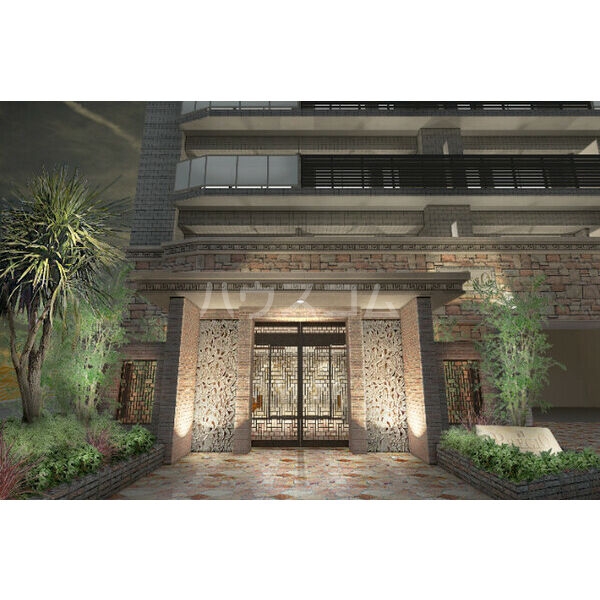 14/22 エントランス