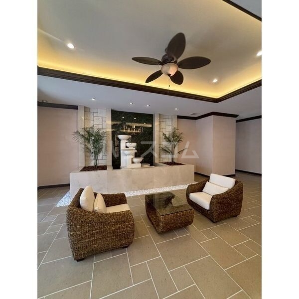 14/22 エントランス