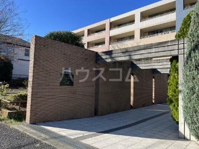 22/30 エントランス