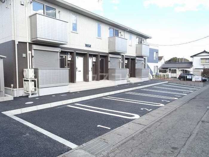 18/22 駐車場