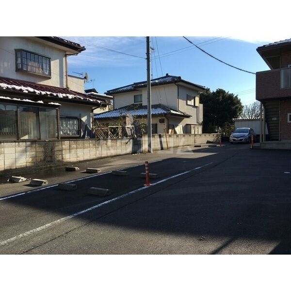 2/5 駐車場