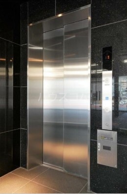 21/28 エントランス