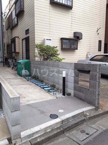 26/30 エントランス