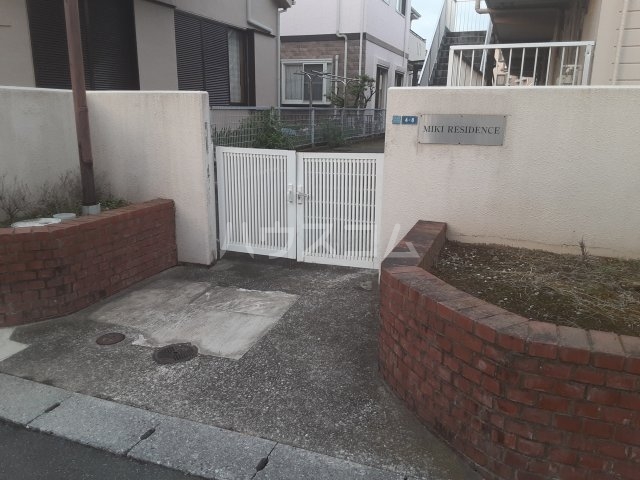 17/25 エントランス