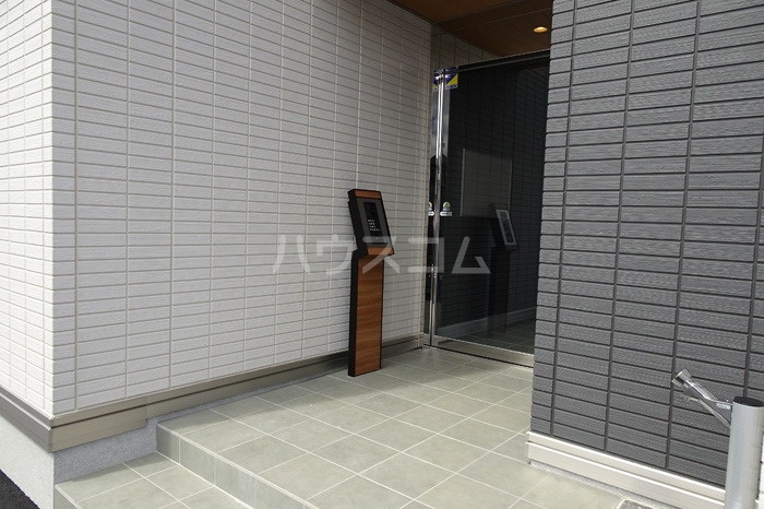 21/28 エントランス