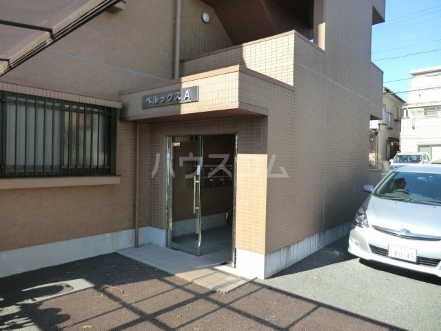 22/27 エントランス