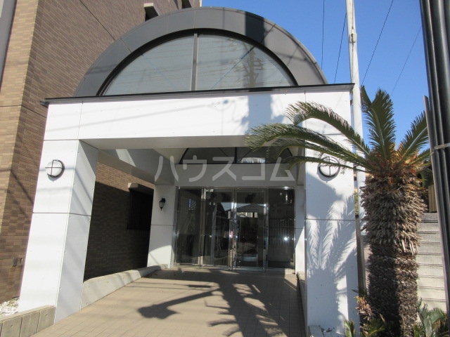 25/30 エントランス