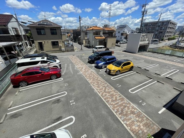 3/3 駐車場