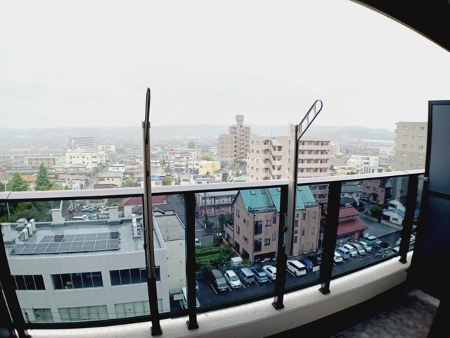 23/30 バルコニー