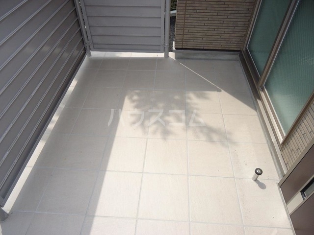 13/19 バルコニー