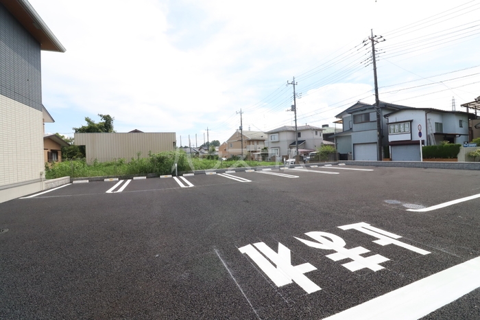 28/30 駐車場