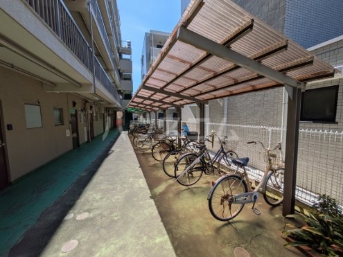 24/27 駐車場