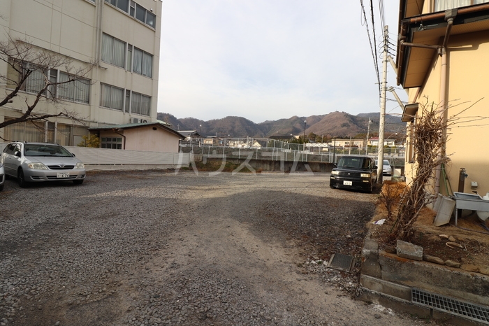 22/26 駐車場