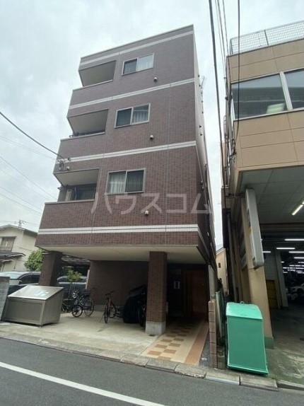 18/28 エントランス