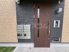 19/25 エントランス