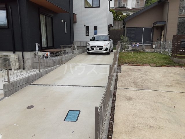 2/4 駐車場