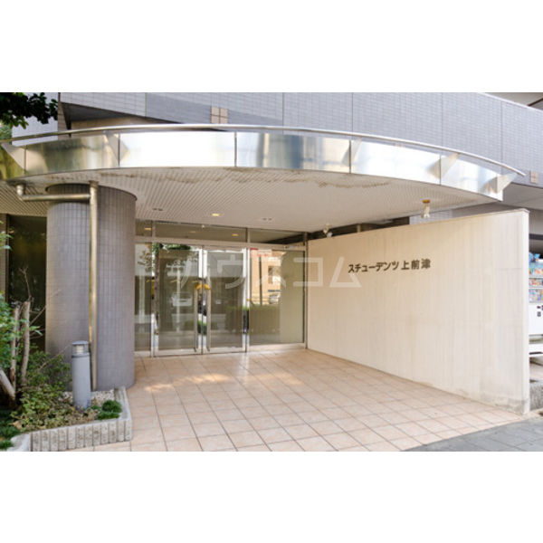 16/16 エントランス