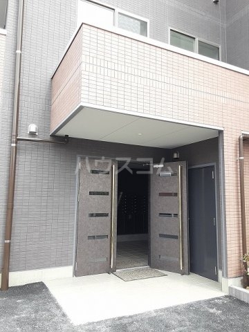 23/26 エントランス