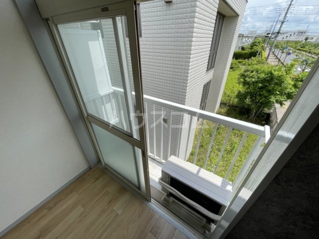 13/23 バルコニー
