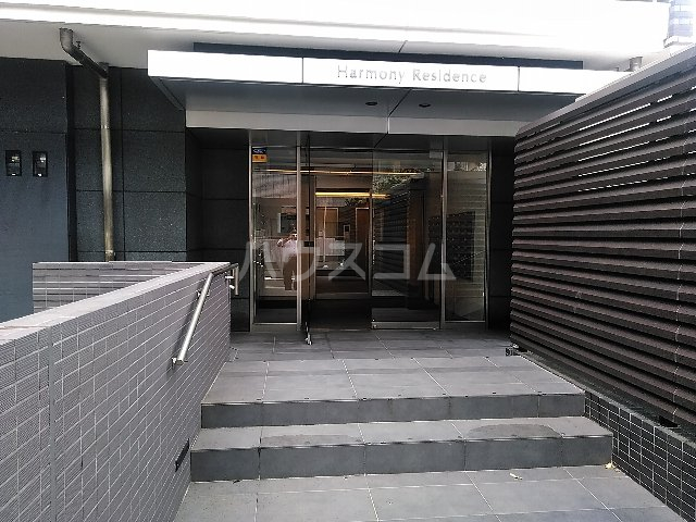 20/23 エントランス