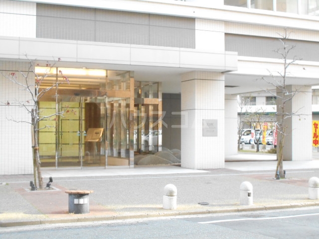 18/25 エントランス