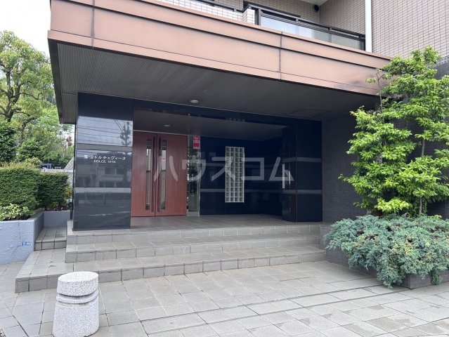 28/30 エントランス