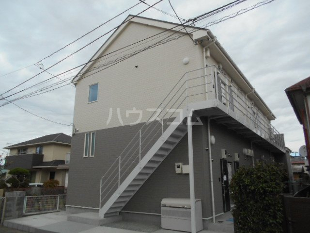 27/30 エントランス