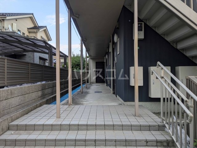 22/30 エントランス