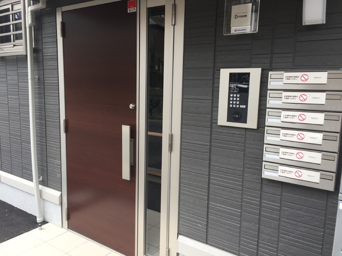 28/30 エントランス