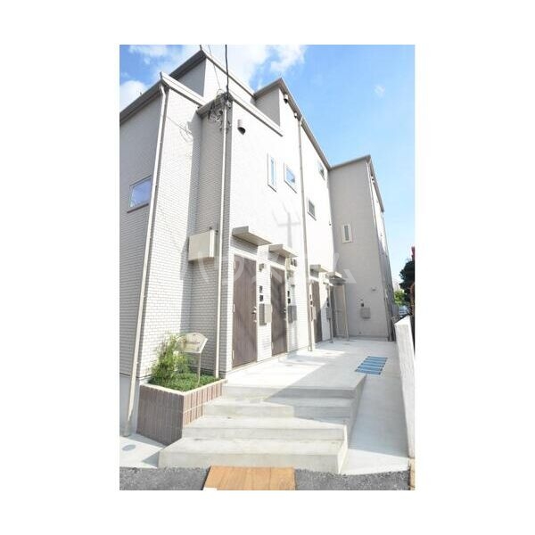 16/26 エントランス