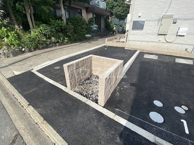 22/27 駐車場
