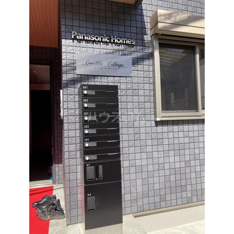 24/25 エントランス