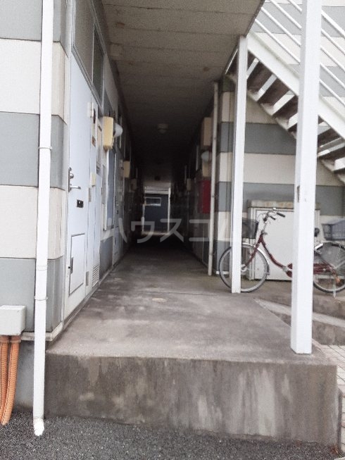 24/30 エントランス