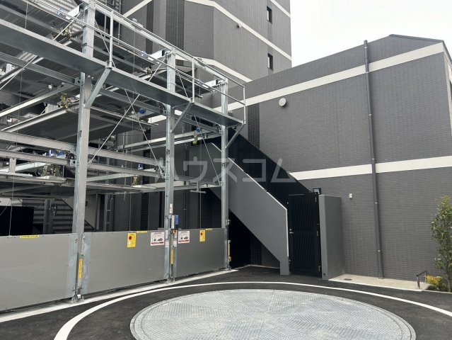 27/30 駐車場