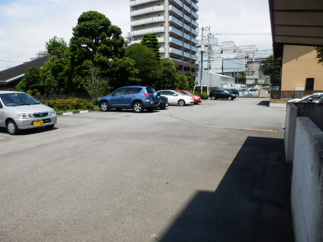 20/29 駐車場
