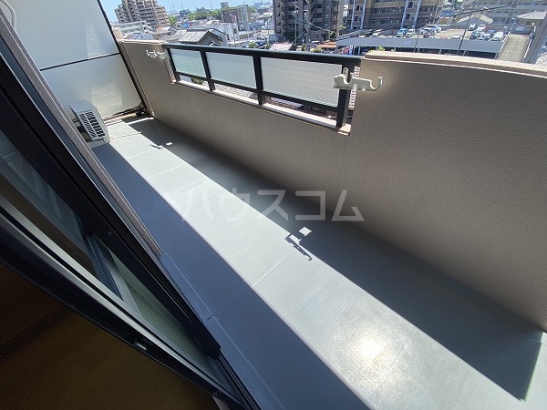 23/30 バルコニー