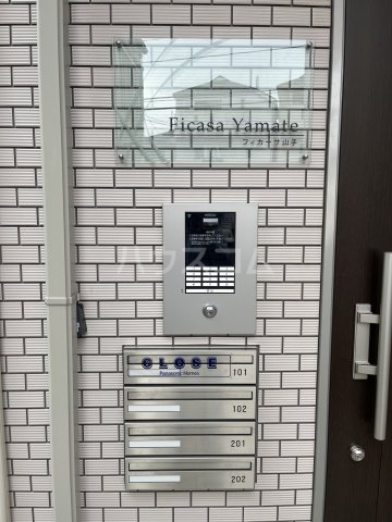 26/30 エントランス