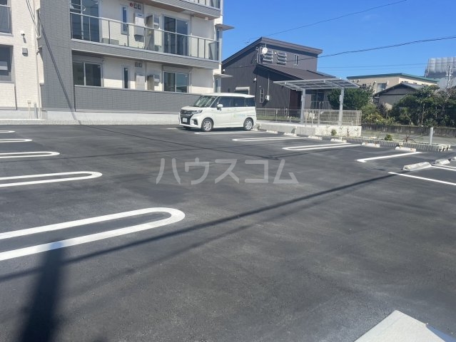 16/25 駐車場