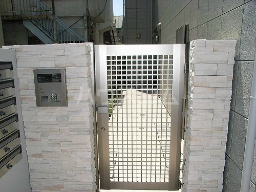 15/19 エントランス