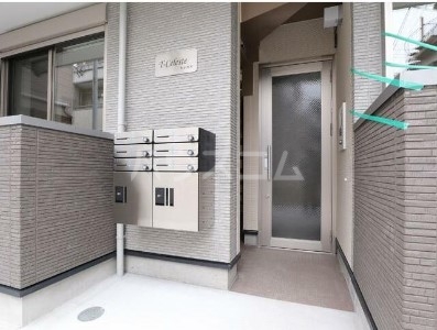 28/30 エントランス