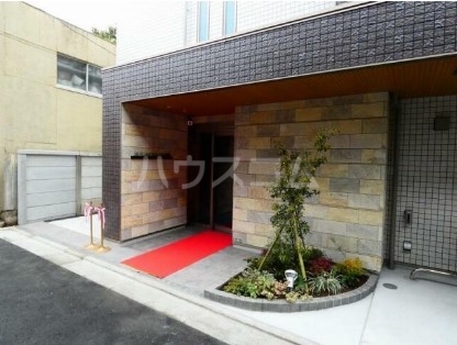 22/30 エントランス