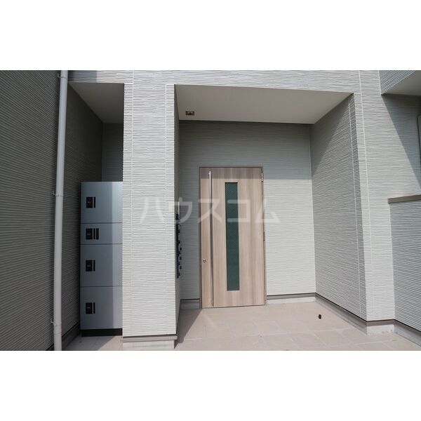 14/18 エントランス