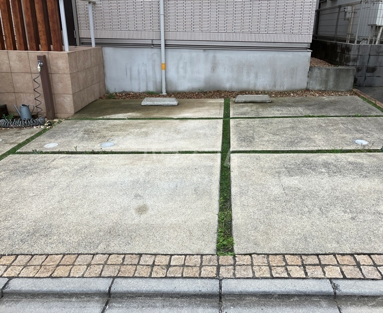 23/30 駐車場