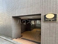 16/17 エントランス