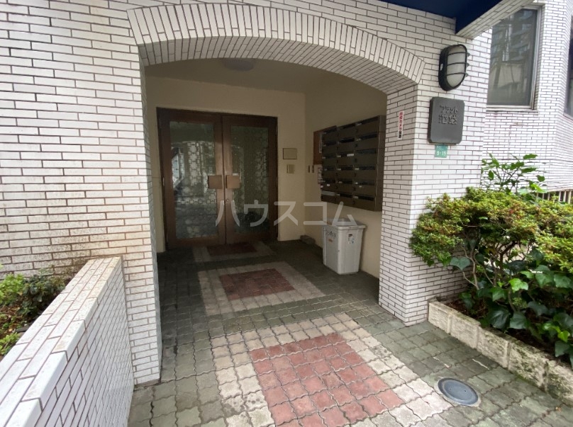 15/15 エントランス