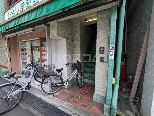 15/22 エントランス