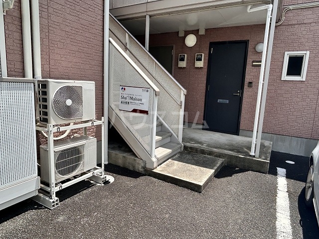 25/29 エントランス